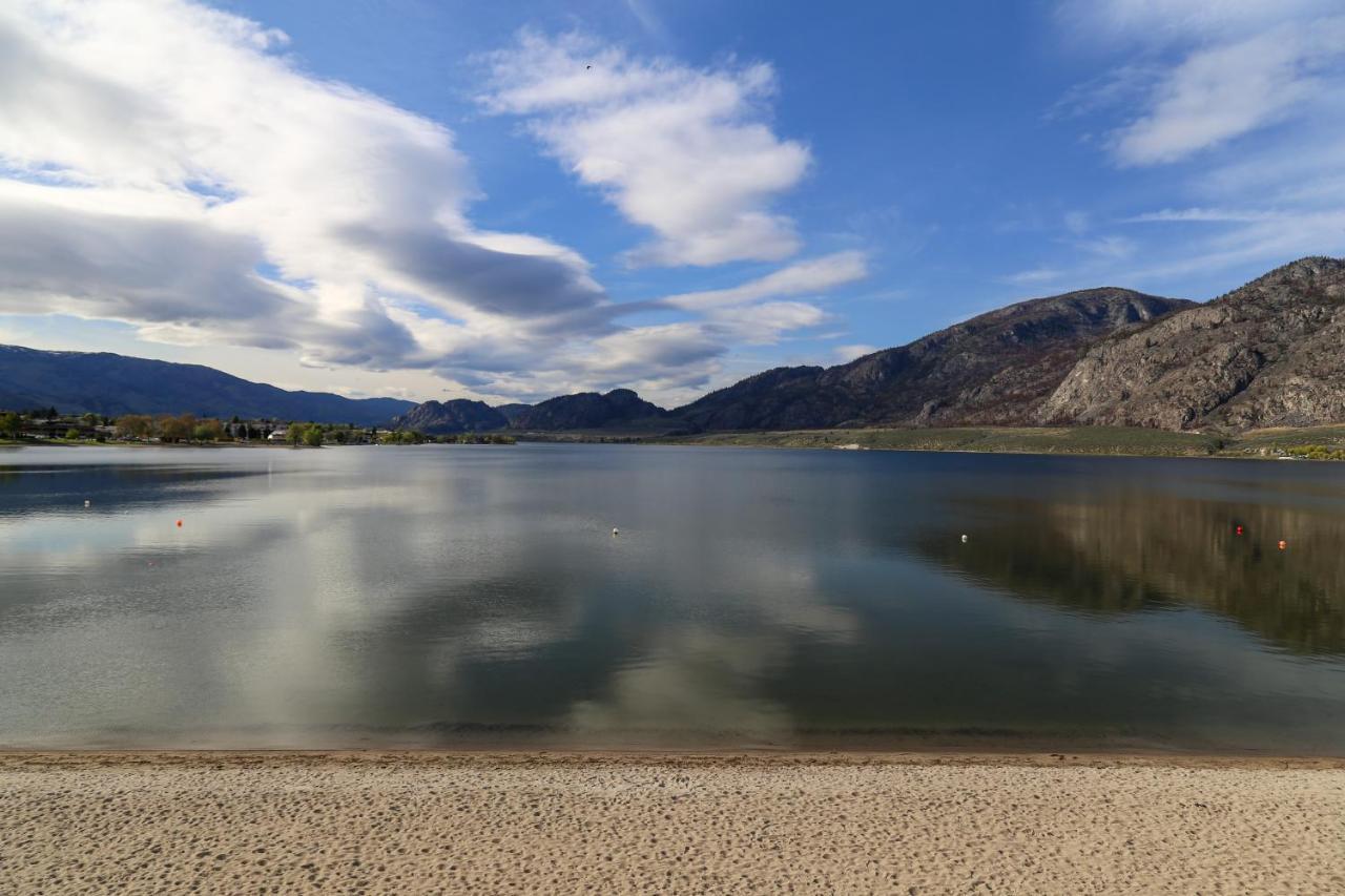 Richter Pass Beach Resort Osoyoos Exterior foto